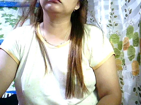 yuana25 online show from 10/15/25, 12:57