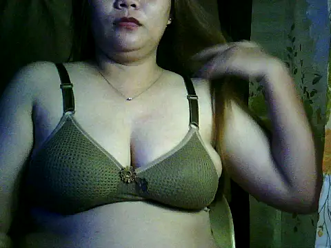 yuana25 online show from 11/09/25, 10:52