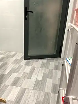 yang-2269 online show from 12/16/25, 09:08