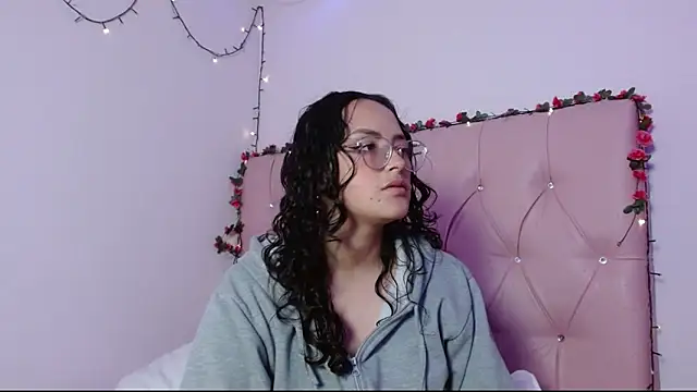 manumeow1 online show from 12/14/25, 10:15