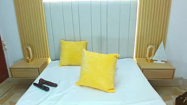 WildScarlet online show from 12/14/25, 12:22