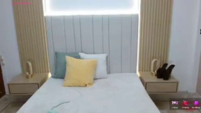 WildScarlet online show from 10/31/25, 01:08