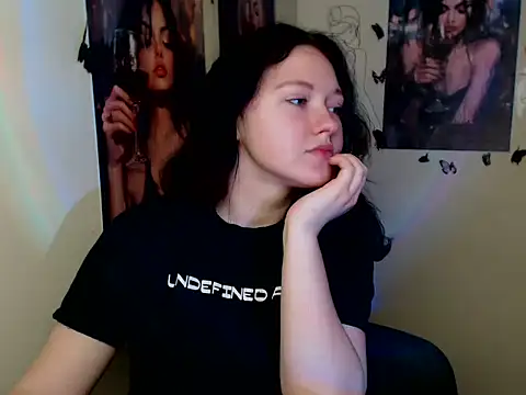 LadyAlice  online show from 11/18/25, 07:11