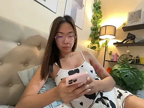 Sluttgwen69 online show from 03/13/26, 11:10