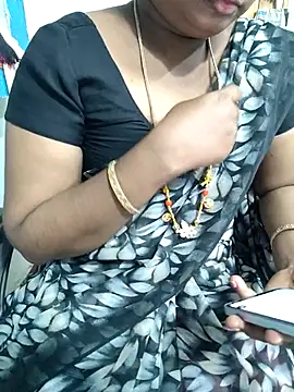 Snapshot of lolida69thamil chatting on 10/06/25, 05:46 lolida69thamil online show from 10/06/25, 05:46