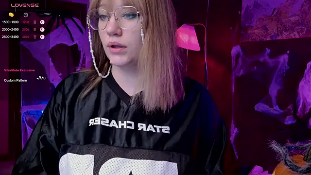 Morvelyn online show from 10/28/25, 05:23