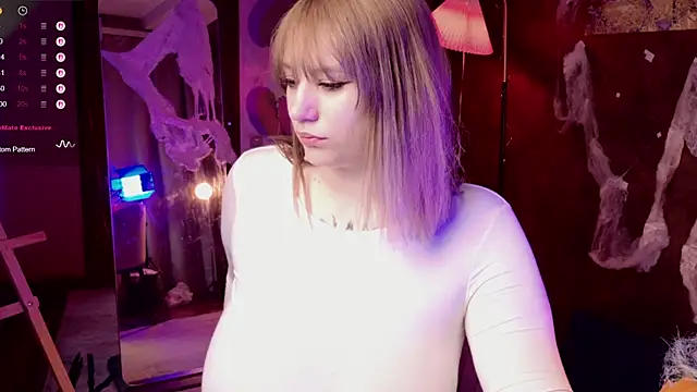 Morvelyn online show from 10/31/25, 04:36