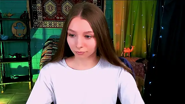 Snapshot of JulieDaniel chatting on 03/27/26, 08:11 JulieDaniel online show from 03/27/26, 08:11