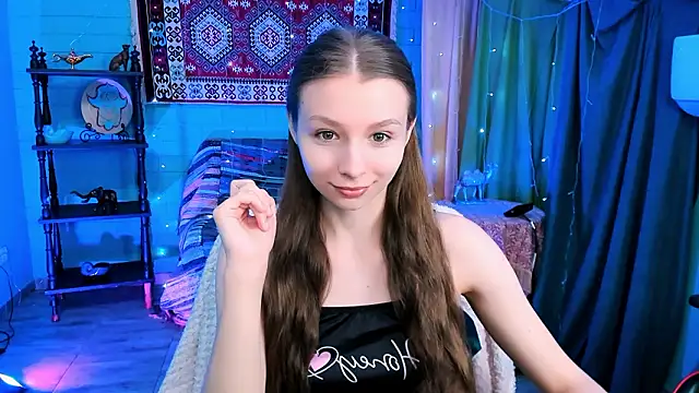 Snapshot of JulieDaniel chatting on 03/23/26, 08:14 JulieDaniel online show from 03/23/26, 08:14