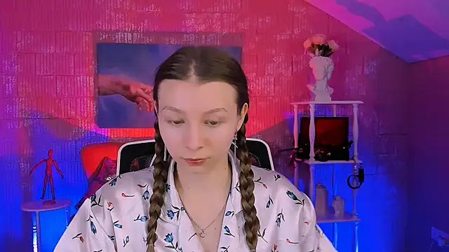 JulieDaniel online show from 11/24/25, 08:25