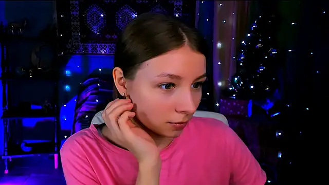 JulieDaniel online show from 12/23/25, 08:24