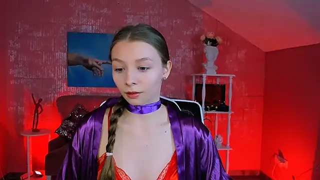 Snapshot of JulieDaniel chatting on 04/04/26, 04:30 JulieDaniel online show from 04/04/26, 04:30