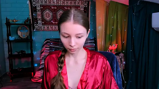 Snapshot of JulieDaniel chatting on 04/16/26, 08:15 JulieDaniel online show from 04/16/26, 08:15