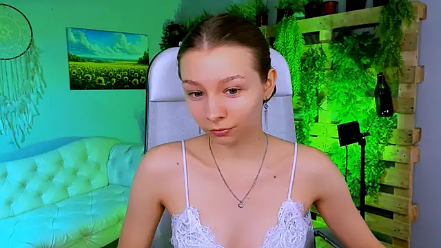 JulieDaniel online show from 11/25/25, 08:25