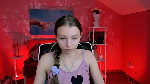 Snapshot of JulieDaniel chatting on 03/05/26, 08:33 JulieDaniel online show from 03/05/26, 08:33