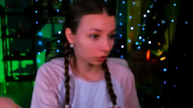 JulieDaniel online show from 12/17/25, 09:47