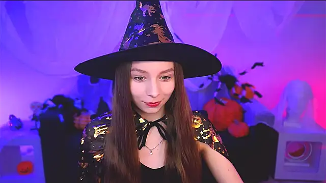 JulieDaniel online show from 10/27/25, 05:08