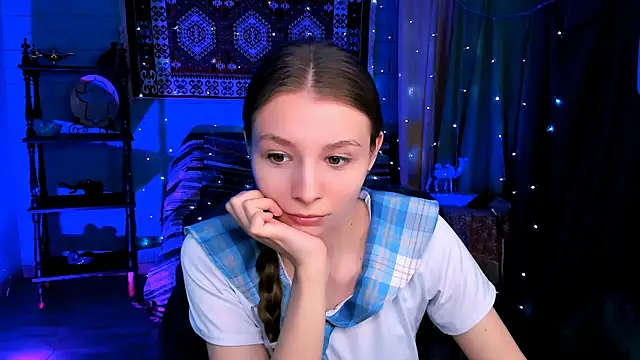 Snapshot of JulieDaniel chatting on 04/02/26, 04:19 JulieDaniel online show from 04/02/26, 04:19