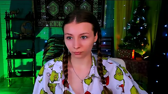 JulieDaniel online show from 12/18/25, 04:17