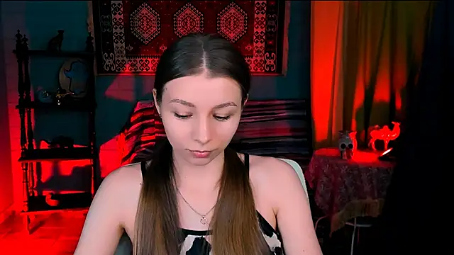 JulieDaniel online show from 12/05/25, 04:22