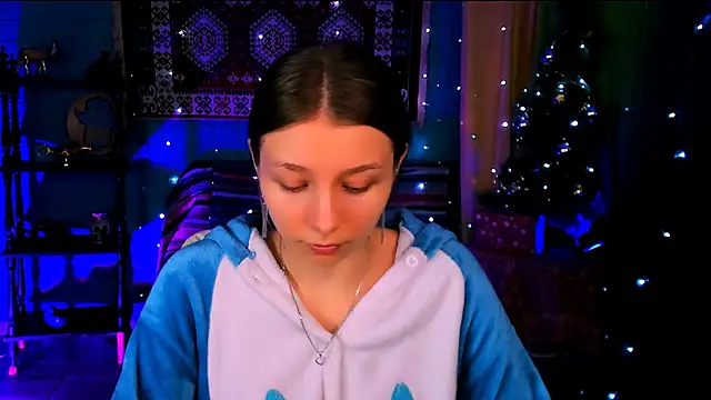 JulieDaniel online show from 12/22/25, 08:25