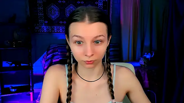 JulieDaniel online show from 11/17/25, 04:16