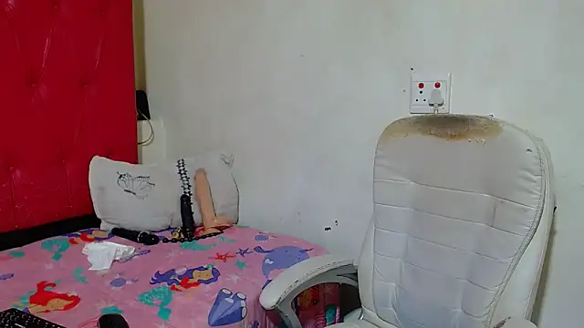 SexyChantyBabe25 online show from 03/27/26, 09:27