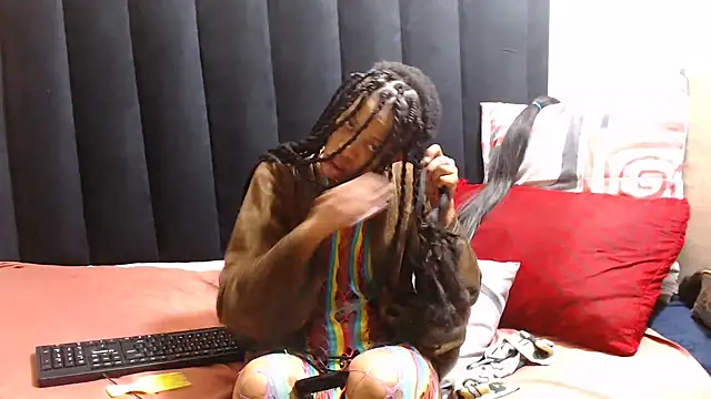 SexyChantyBabe25 online show from 10/12/25, 04:30