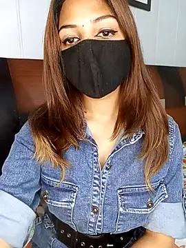 Snapshot of Hot_malika19 chatting on 12/14/25, 08:53 Hot malika19 online show from 12/14/25, 08:53