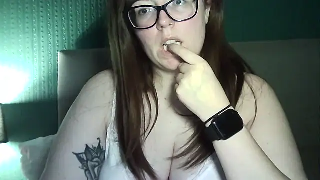Snapshot of Curvy-BellaX chatting on 10/05/25, 06:53 Curvy-BellaX online show from 10/05/25, 06:53