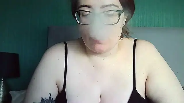 Snapshot of Curvy-BellaX chatting on 09/14/25, 10:26 Curvy-BellaX online show from 09/14/25, 10:26