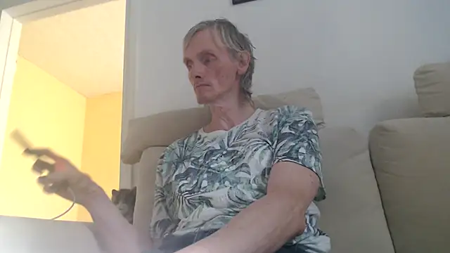 k74robert online show from 10/29/25, 12:15