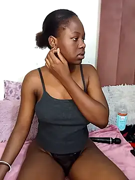 DarkBerryDiamond255 online show from 09/28/25, 07:54