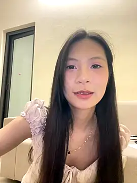 Snapshot of Lil-Gi chatting on 10/03/25, 03:35 Lil-Gi online show from 10/03/25, 03:35