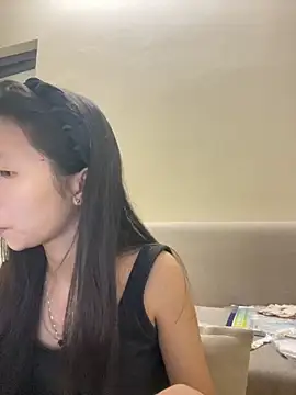 Snapshot of Lil-Gi chatting on 10/08/25, 03:02 Lil-Gi online show from 10/08/25, 03:02
