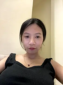 Snapshot of Lil-Gi chatting on 09/10/25, 03:44 Lil-Gi online show from 09/10/25, 03:44
