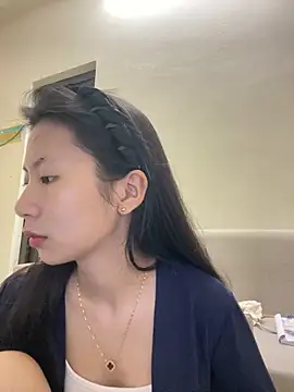 Snapshot of Lil-Gi chatting on 10/06/25, 01:56 Lil-Gi online show from 10/06/25, 01:56