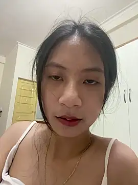 Snapshot of Lil-Gi chatting on 09/11/25, 03:34 Lil-Gi online show from 09/11/25, 03:34
