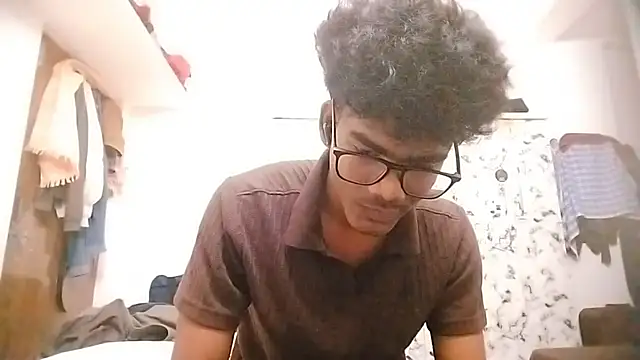 Snapshot of Rahulisagoodguy chatting on 09/21/25, 12:43 Rahulisagoodguy online show from 09/21/25, 12:43