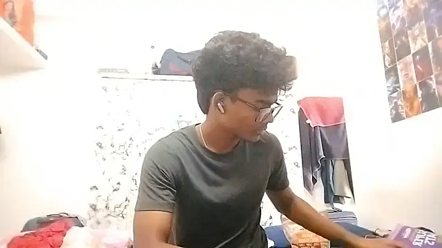 Snapshot of Rahulisagoodguy chatting on 10/30/25, 09:07 Rahulisagoodguy online show from 10/30/25, 09:07