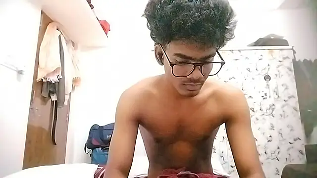 Snapshot of Rahulisagoodguy chatting on 09/20/25, 12:54 Rahulisagoodguy online show from 09/20/25, 12:54