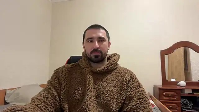 Snapshot of Hard_to_Obey chatting on 02/08/26, 07:33 Hard to Obey online show from 02/08/26, 07:33