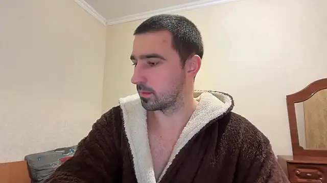 Snapshot of Hard_to_Obey chatting on 01/17/26, 05:38 Hard to Obey online show from 01/17/26, 05:38