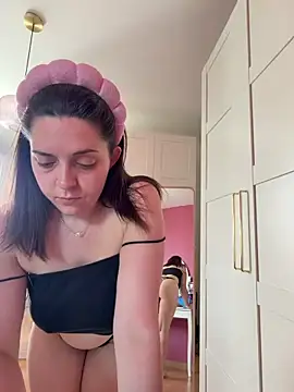 chloedlm5 online show from 04/09/26, 08:53