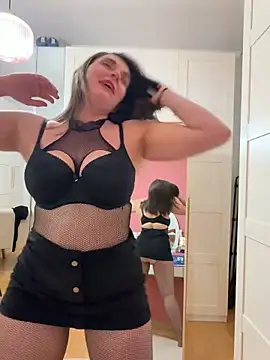 chloedlm5 online show from 04/03/26, 08:59