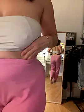 chloedlm5 online show from 11/21/25, 10:14