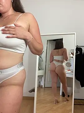 chloedlm5 online show from 09/11/25, 10:04