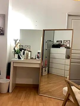 chloedlm5 online show from 11/14/25, 09:46