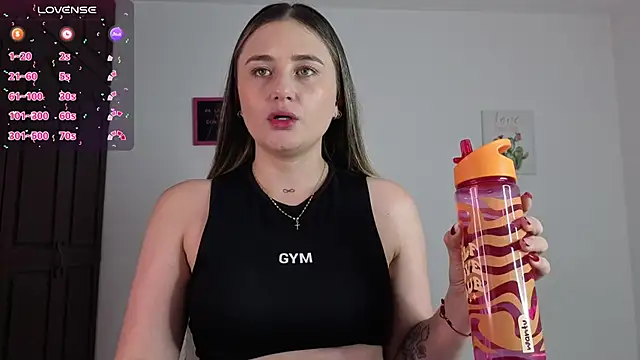 Veronika  Winslow  online show from 11/02/25, 04:06