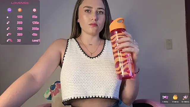 Veronika  Winslow  online show from 11/11/25, 06:52